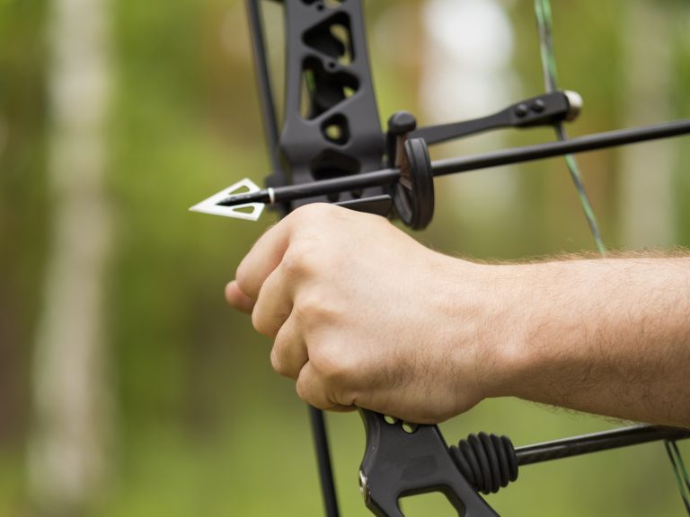 Screw on broadhead